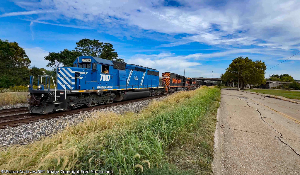 WE 7007 leads Z641-17.